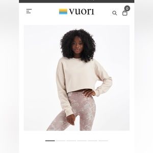 Vuori cropped crew neck sweatshirt